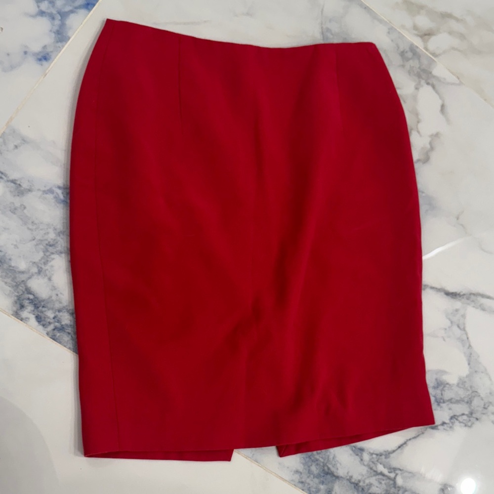 T Tahari Red Formal Skirt size 4 holiday dressy office vibrant bold comfort chic